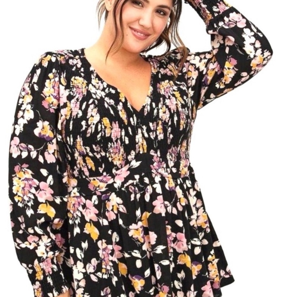 🆕🌸TORRID Floral Smocked Babydoll Top🌸